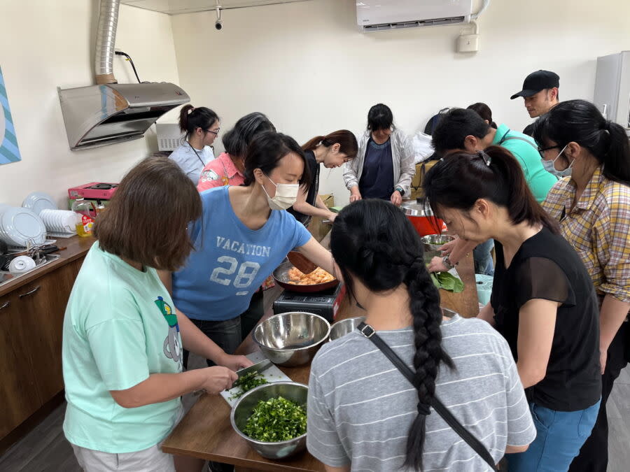 圖／新北市毛寶貝生命教育園區定期開設寵物鮮食、美容及行為飼養等相關的課程或講座。（新北市政府動保處提供）