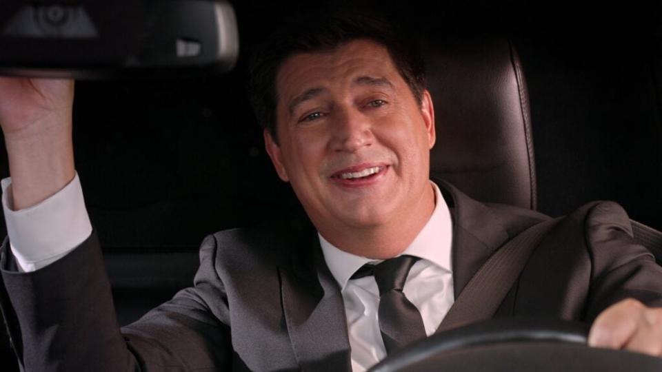 Ken Marino in “Never Have I Ever” (Netflix)