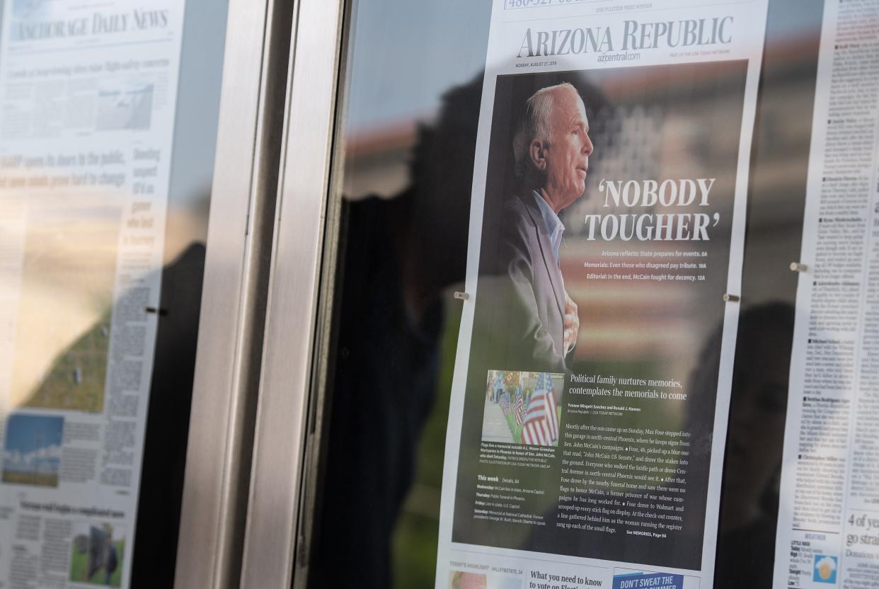 A copy of the Arizona Republic following the death of John McCain. (Photo: NICHOLAS KAMM via Getty Images)