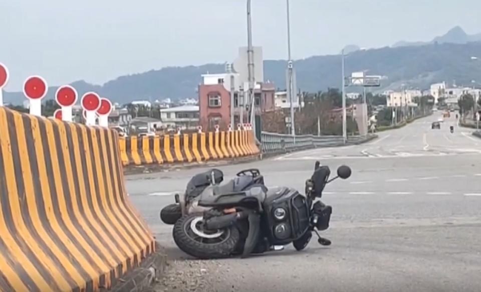 黎姓男子翻落護欄摔下橋身亡。（圖／東森新聞）