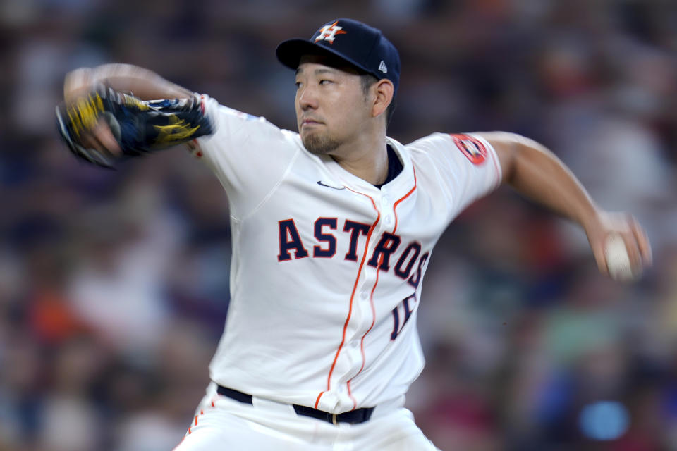 Houston Astros starting pitcher Yusei Kikuchi throws against the Arizona Diamondbacks during the third inning of a baseball game, Saturday, Sept. 7, 2024, in Houston. (AP Photo/Eric Christian Smith)