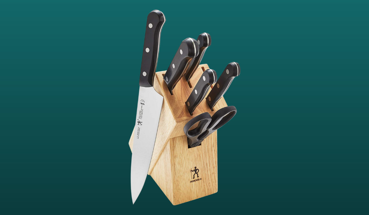 knife set in wooden block