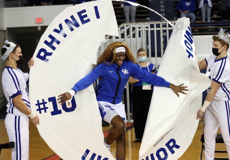 Rhyne Howard was a three-time All-American and two-time SEC Player of the Year at Kentucky. Now, she’ll be coaching against the Wildcats at Florida.