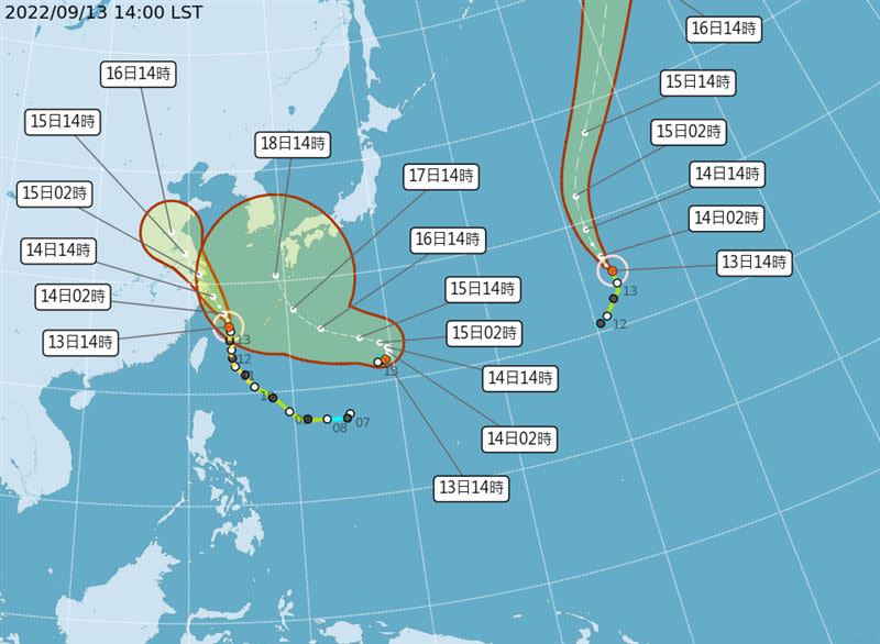 除了梅花颱風，台灣東方海面上還有兩個熱帶系統，熱帶低壓TD17有機會增強為輕度颱風。（圖／中央氣象局）