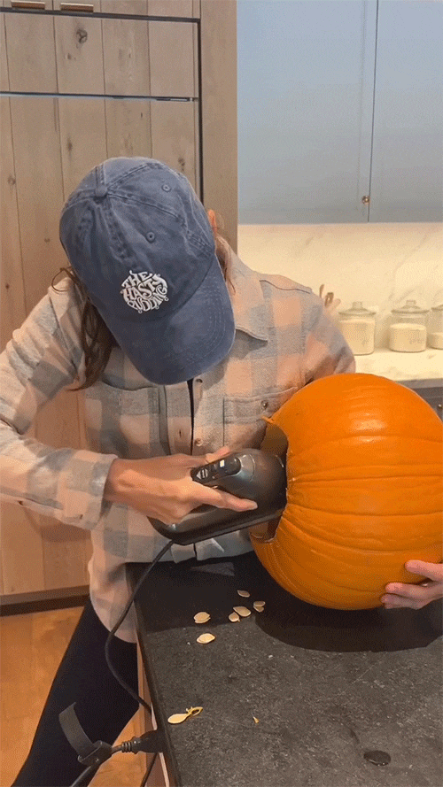 Jennifer Garner, Halloween 2022, Pumpkin, Instagram, GIF