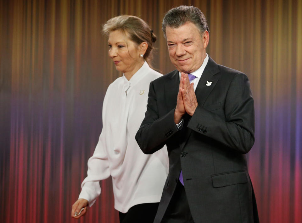 Juan Manuel Santos wins the Nobel Peace Prize