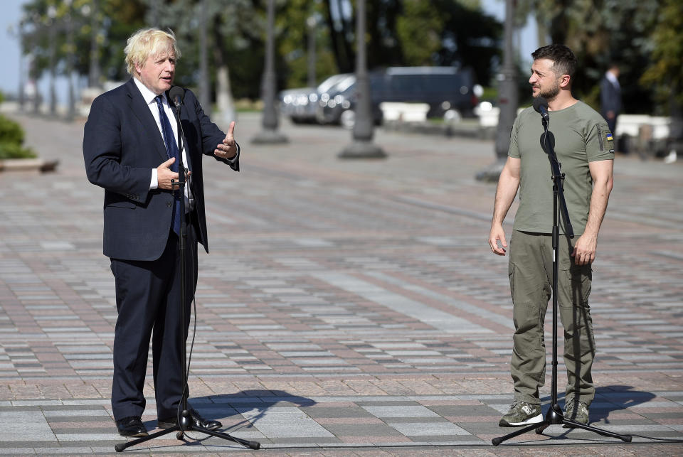 Photo of Boris Johnson and Zelensky.  (Getty Images)