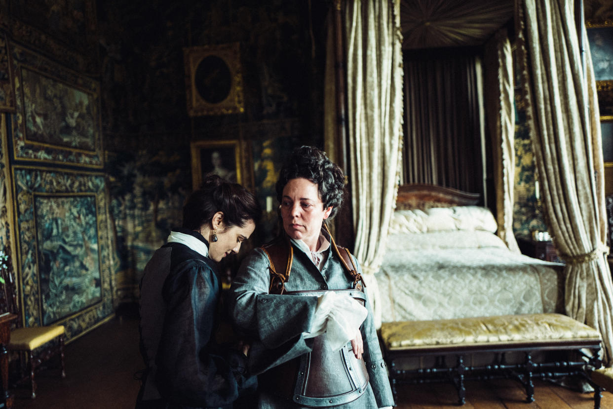 Rachel Weisz and Olivia Colman in "The Favourite." (Photo: Fox Searchlight)