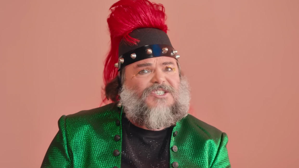  Jack Black performing Peaches in his music video. 