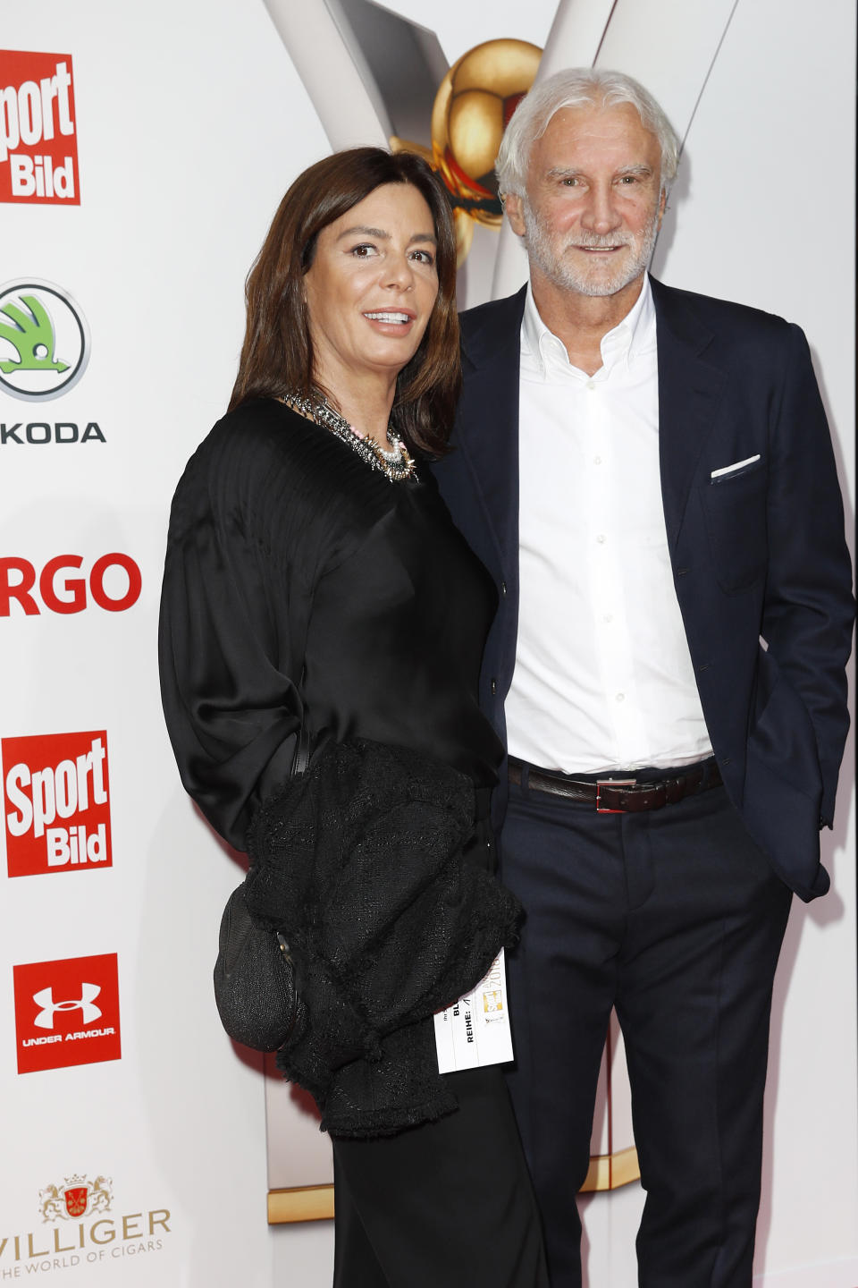 Rudi Völler mit seiner Frau Sabrina (Bild: Getty Images/Getty Images)