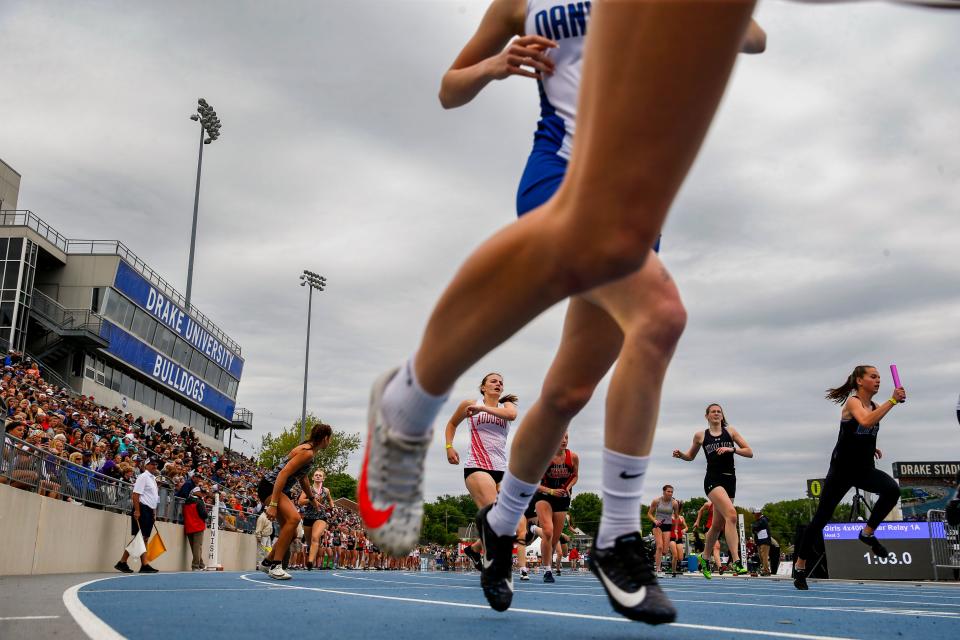 Watch runners kick off the Drake Relays with the Drake Road Races.