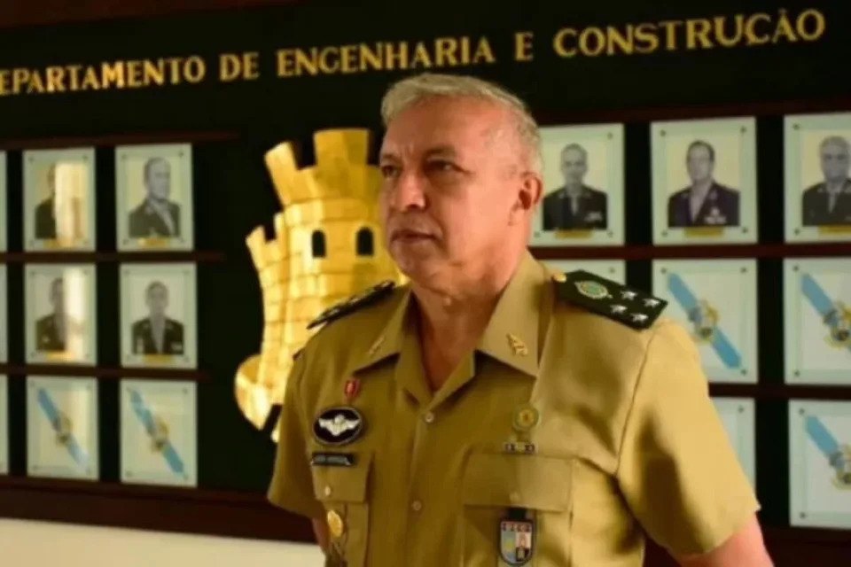 General Julio Cesar de Arruda assume comando do Exército na próxima sexta-feira (30); Antecipação se deve a preocupação elevada por segurança de Lula durante posse - Foto: Reprodução