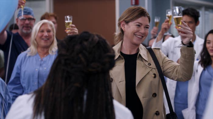 In the Feb. 23 episode of Grey's Anatomy, Meredith Grey (Ellen Pompeo) is thrown a surprise party on her last day at Grey Sloan Memorial Hospital.