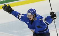 Finland's Saku Maenlanen celebrates after scoring on Sweden during the second period of their IIHF World Junior Championship ice hockey game in Malmo, Sweden, January 5, 2014. REUTERS/Alexander Demianchuk (SWEDEN - Tags: SPORT ICE HOCKEY)