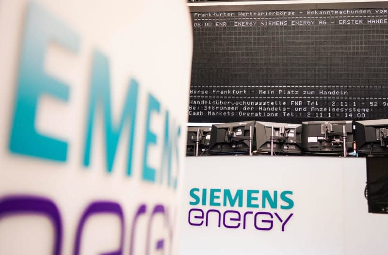 "Siemens Energy" logo can be seen at the Frankfurt Stock Exchange traders' workplaces. Frank Rumpenhorst/dpa