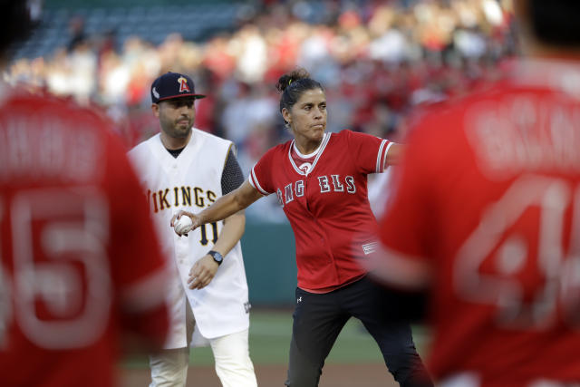 Angels To Unveil Throwback Uniforms Against Mariners This Weekend - SB  Nation Los Angeles