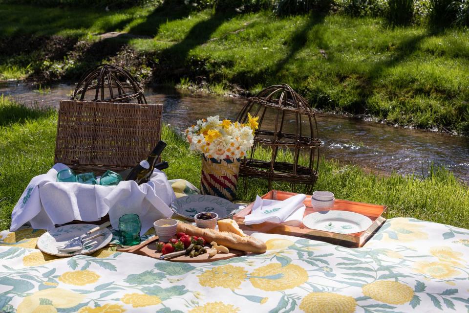 A Waterfront Picnic