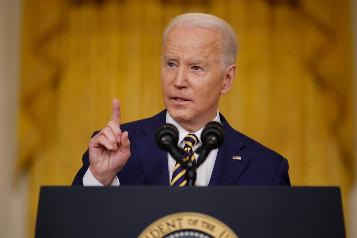 Biden’s going after the billionaires in his State of the Union speech tonight, and he’s not thrilled with oil companies either