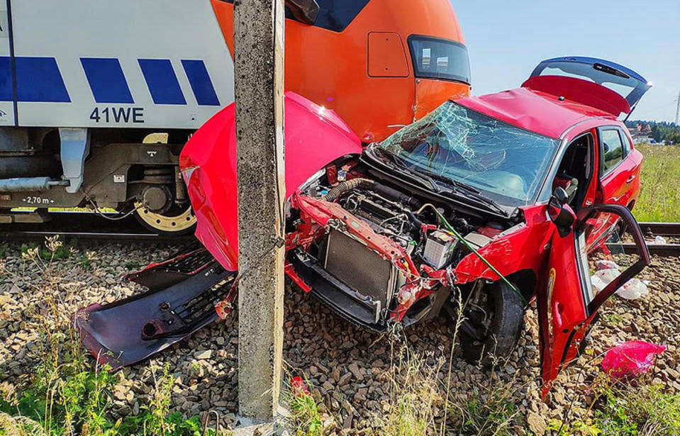 A Poland driving instructor left a teenage learner to be killed at a railway crossing where she was hit by train.