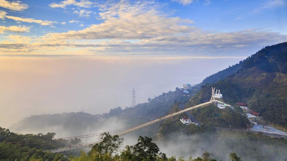 嘉義梅山太平雲梯宛如仙境。（圖／可樂旅遊提供）