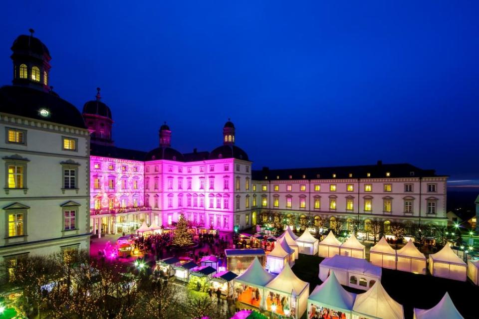 UNIKAT-WEIHNACHTSMARKT SCHLOSS BENSBERG