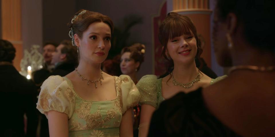 Hannah Dodd as Francesca Bridgerton and Claudia Jessie as Eloise Bridgerton in the season three finale of "Bridgerton."