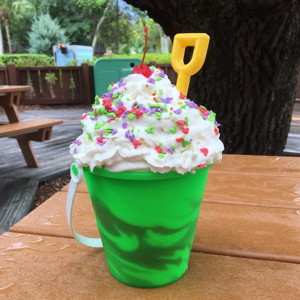 REVIEW: We Had a WHOLE BUCKET of Ice Cream at Disney's Blizzard Beach