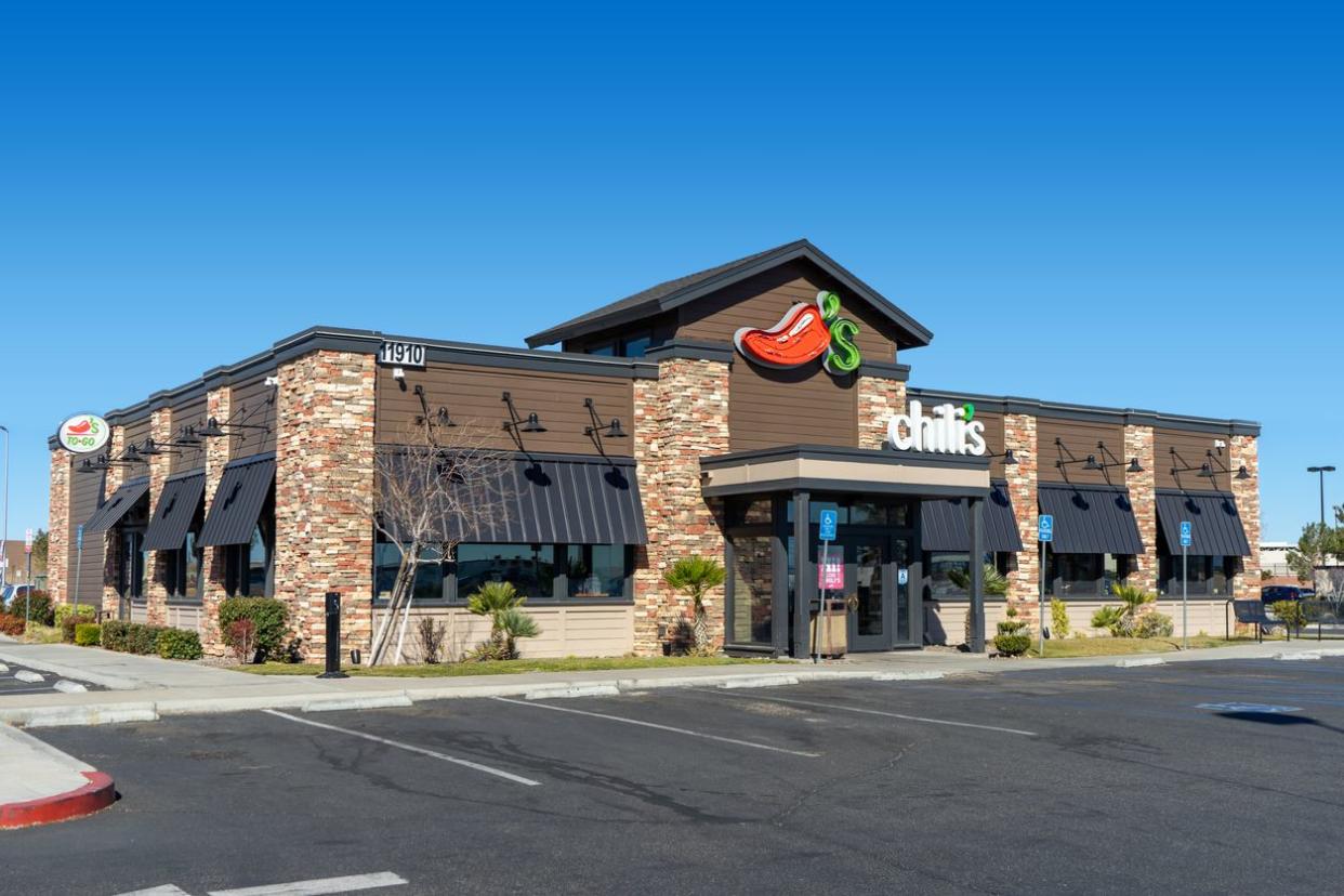 An image of the outside of Chili's restaurant.