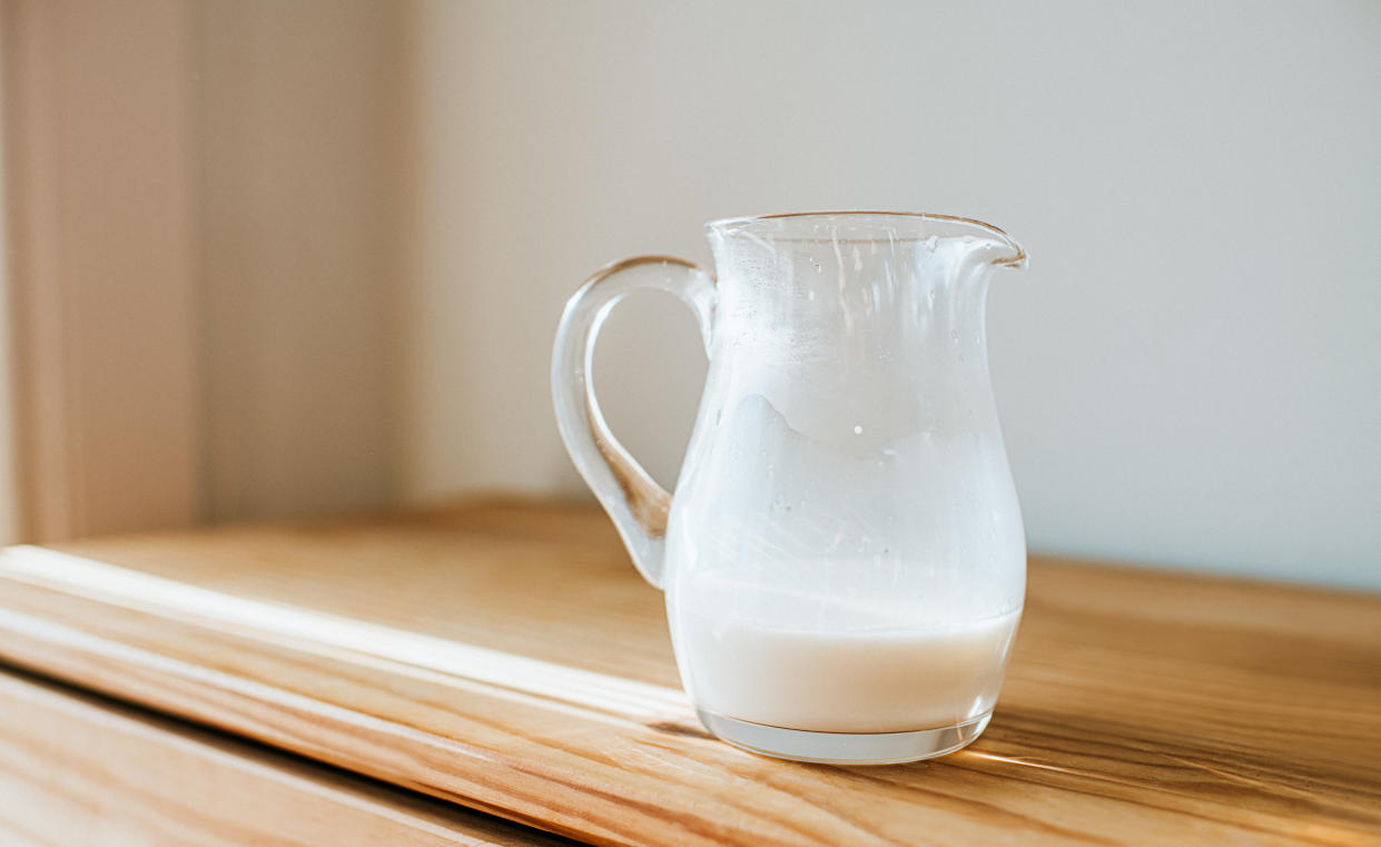 Milch wird im Kühlschrank gelagert - nur wo genau? (Symbolbild: Getty)