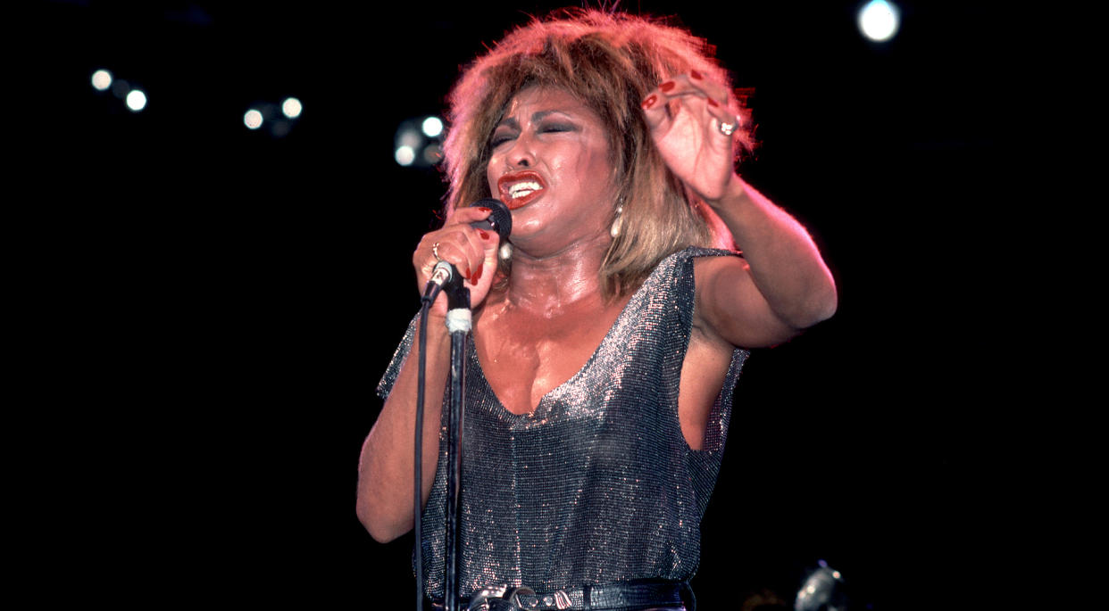  Tina Turner performs onstage at the Rosemont Horizon in Rosemont, Illinois on June 12, 1984 