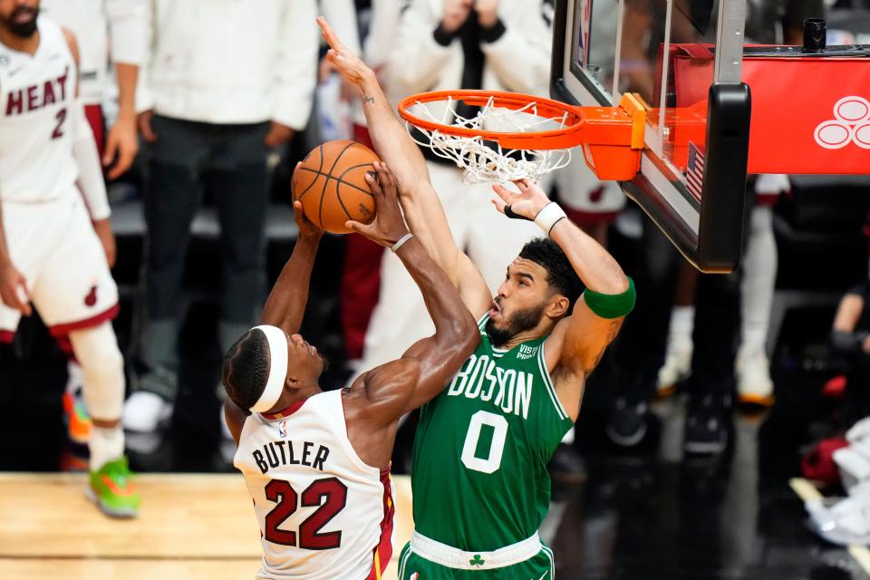 Will the Boston Celtics beat the Miami Heat in Game 1 of their NBA Playoffs series? NBA picks, predictions and odds weigh in on Sunday's game.