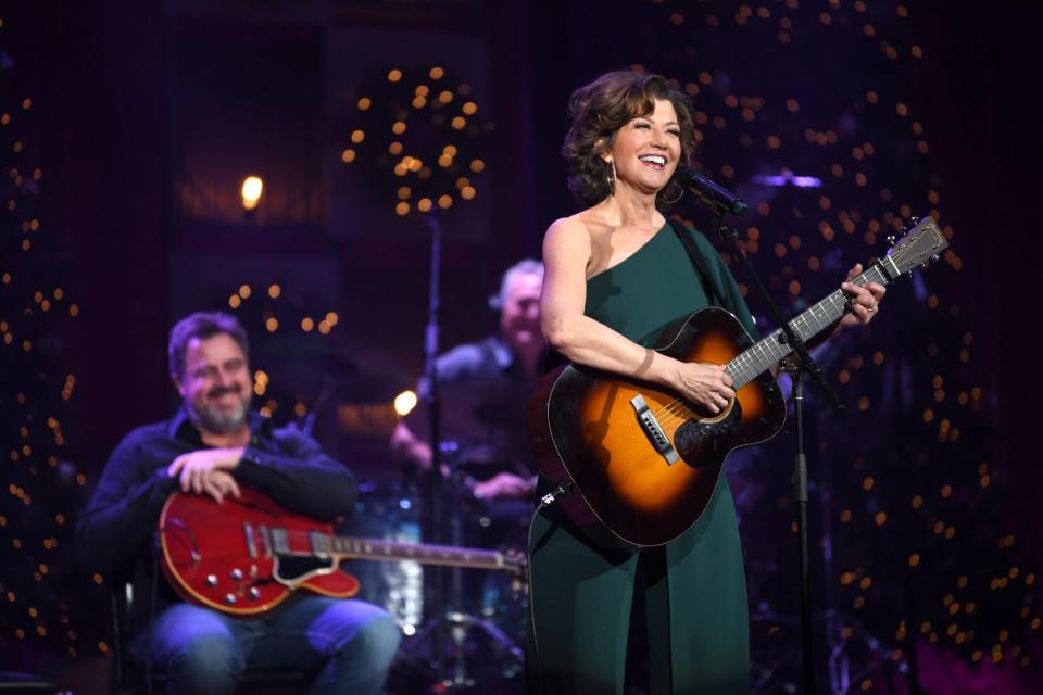 Amy Grant and Vince Gill - Christmas At The Ryman