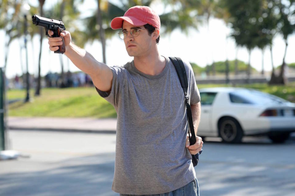 THE ASSASSINATION OF GIANNI VERSACE: AMERICAN CRIME STORY "The Man Who Would Be Vogue" Episode 1 (Airs Wednesday. January 17, 10:00 p.m. e/p) -- Pictured: Darren Criss as Andrew Cunanan. CR: Jeff Daly/FX