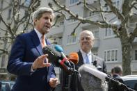 US Secretary of State John Kerry (L) briefs reporters with UN Syria envoy Staffan de Mistura on May 2, 2016 in Geneva