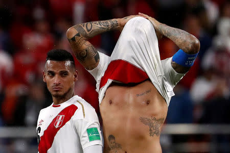 Soccer Football - World Cup - Group C - France vs Peru - Ekaterinburg Arena, Yekaterinburg, Russia - June 21, 2018 Peru's Paolo Guerrero looks dejected after the match REUTERS/Damir Sagolj