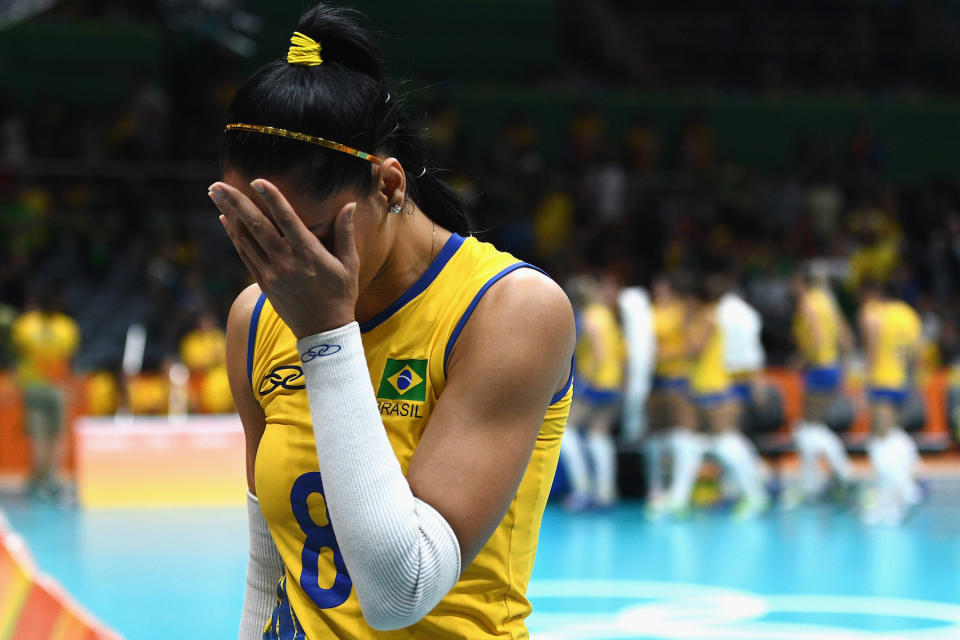 <p>Das Gastgeberland Brasilien ging bei Olympia baden: Die Frauen scheiterten im Fußball, Volleyball und Beachvolleyball und vergossen bittere Tränen. (Bild: Getty Images) </p>