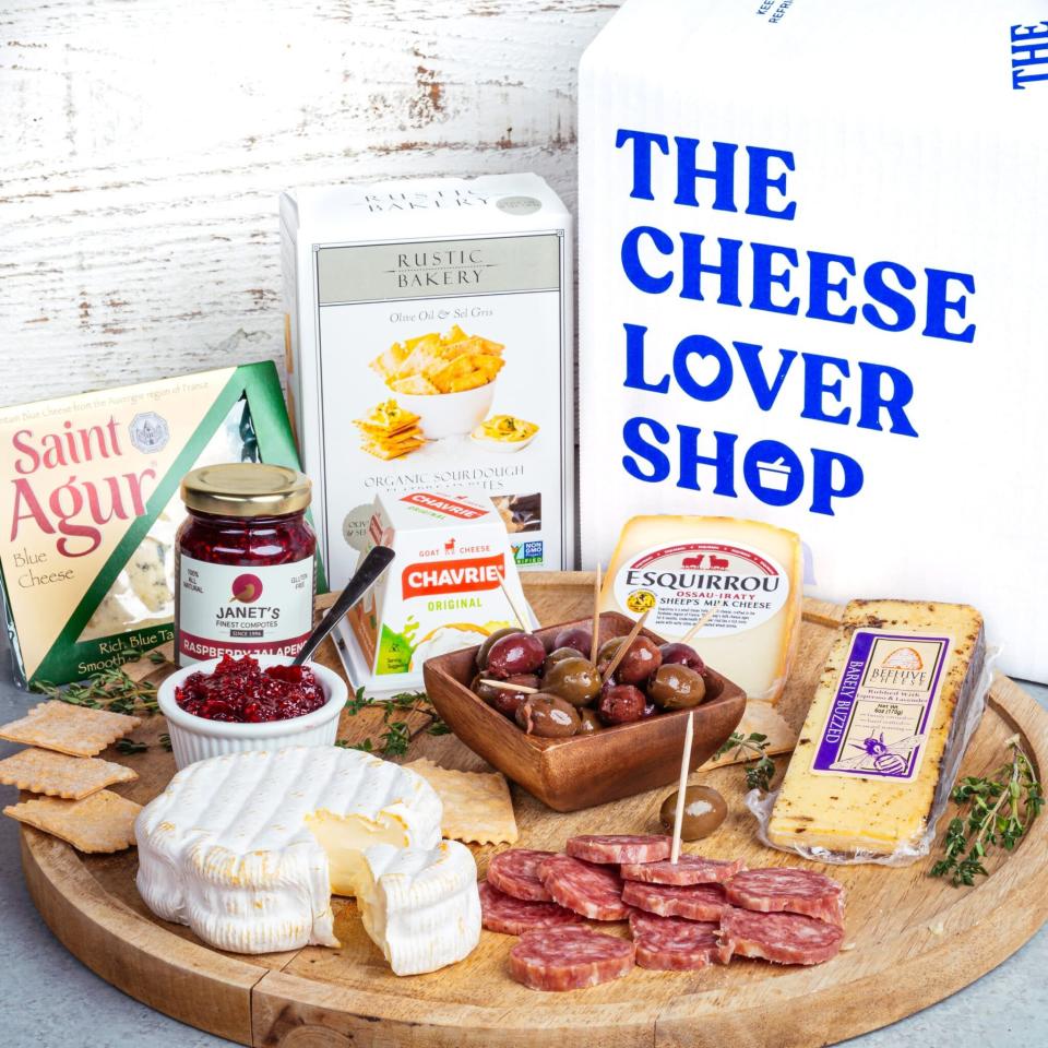 1) The Cheese Lover Shop Box for 6