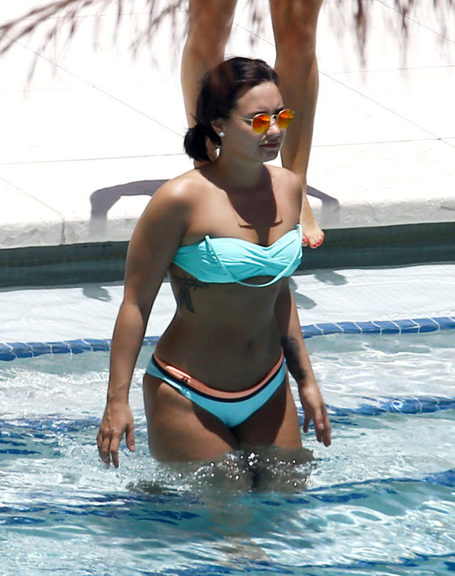 demi lovato bikini body