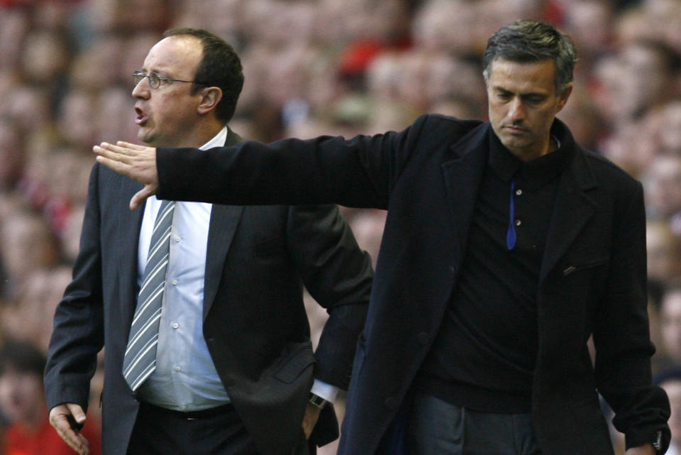 Foto de archivo de Jose Mourinho del Chelsea y Rafael Benitez del Liverpool en 2007. (Foto: Reuters)