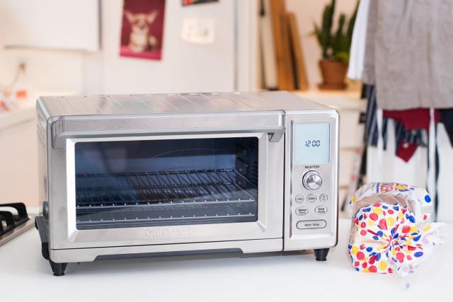 Cuisinart Rotisserie Convection TOB-200 Oven Toaster & Toaster Oven Review  - Consumer Reports