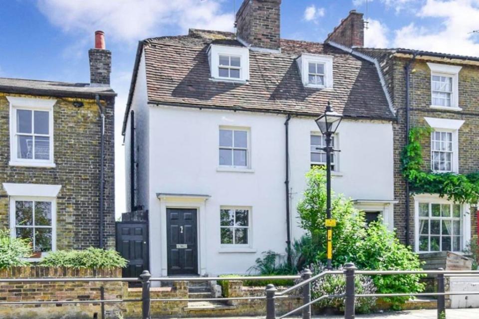 £300,000: this three-bedroom Grade II-listed cottage in Maidstone, Kent  (Rightmove)