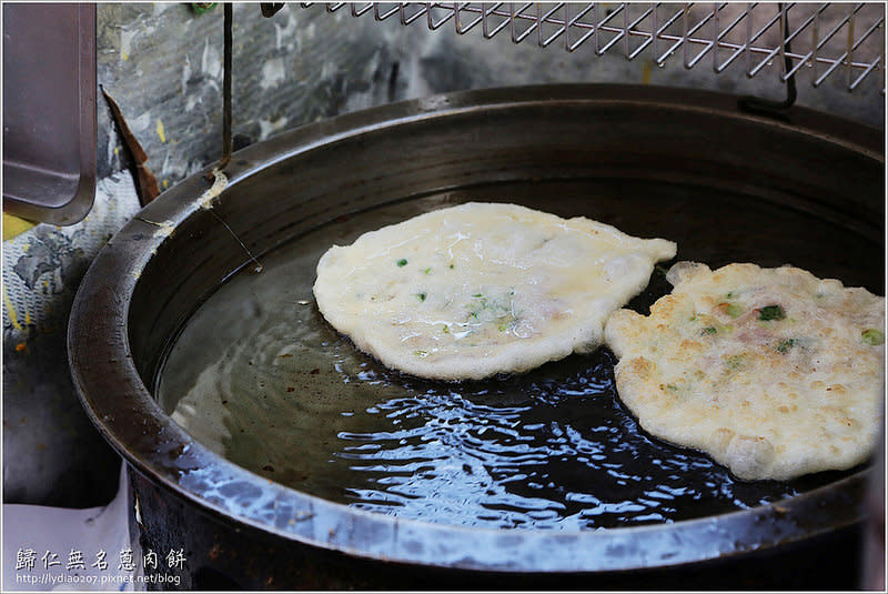 【食記│台南】歸仁國中前無名蔥肉餅~在地人推薦!無法用言語形容的美味