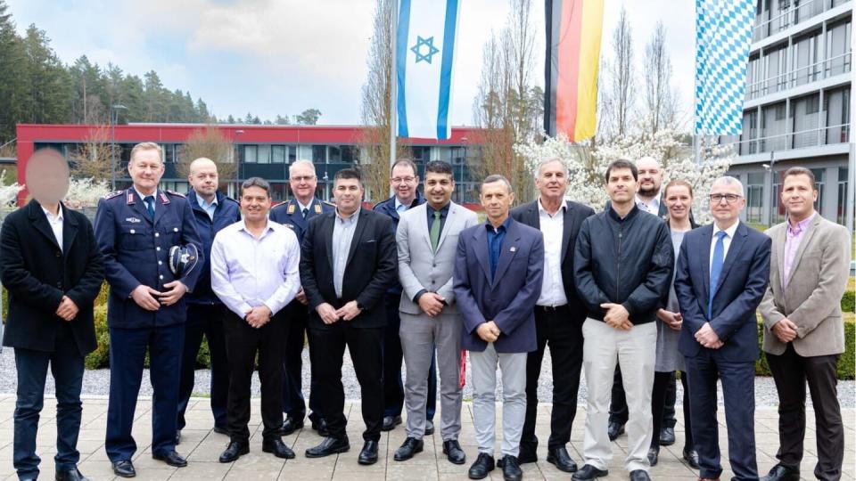 An Israeli delegation meets with their German counterparts amid negotiations over selling the Arrow 3 air defense system. (Israeli Defense Ministry)