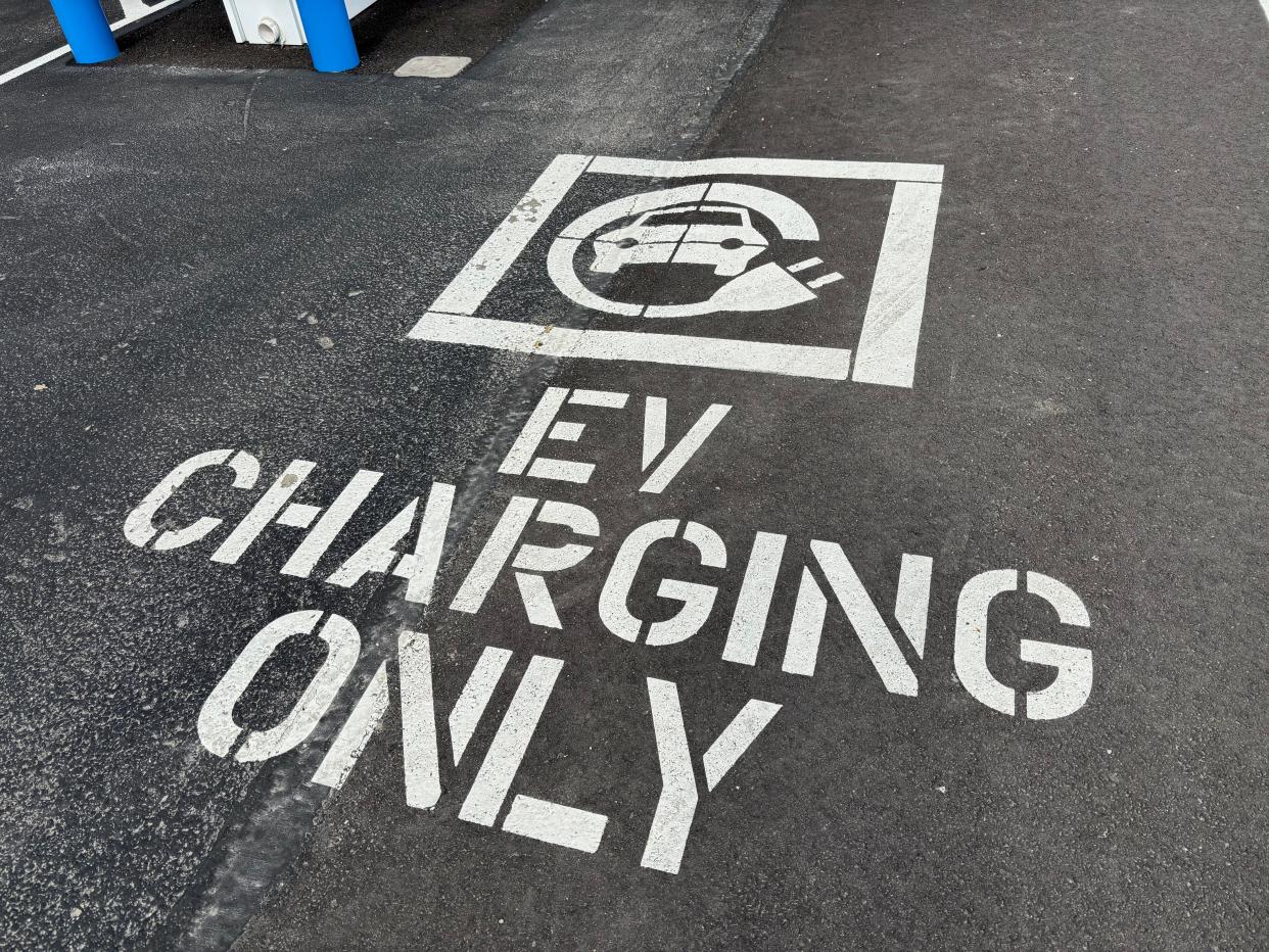 GM is working with Pilot and FLying J travel centers to put 2,000 350kW DC fast chargers in about 500 plazas on hihg-traffic corrrifors in the United States.