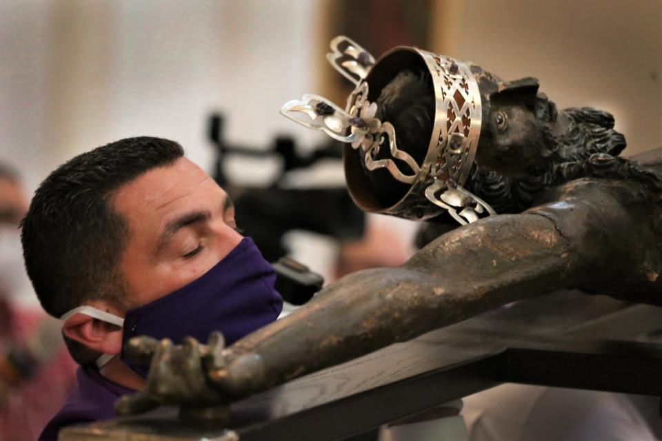 'Christ of the Expiration' Procession To Monterrey Cathedral