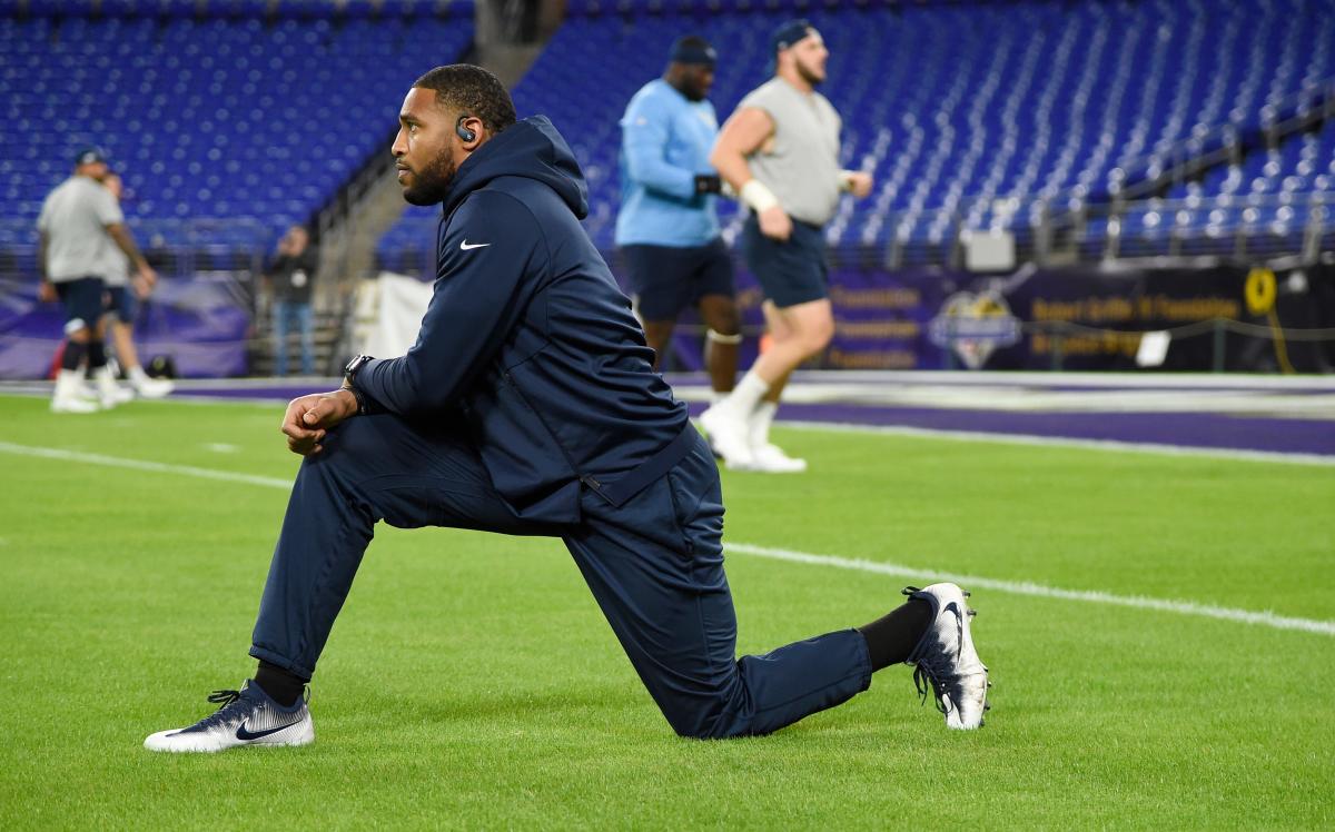 Titans linebacker Wesley Woodyard in photos