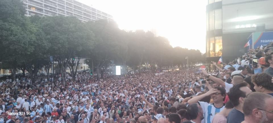 England and Argentina fans struggle to get into Saturday’s Pool D opener in Marseille (image supplied by Tim Chamberlain).