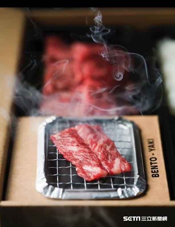 會在今年5月推出「便當燒」，業者表示，其實是香港近來炭烤業式微，為了讓炭烤美食繼續延續下去，他們才想出這個點子。（圖／bento_yaki授權提供）