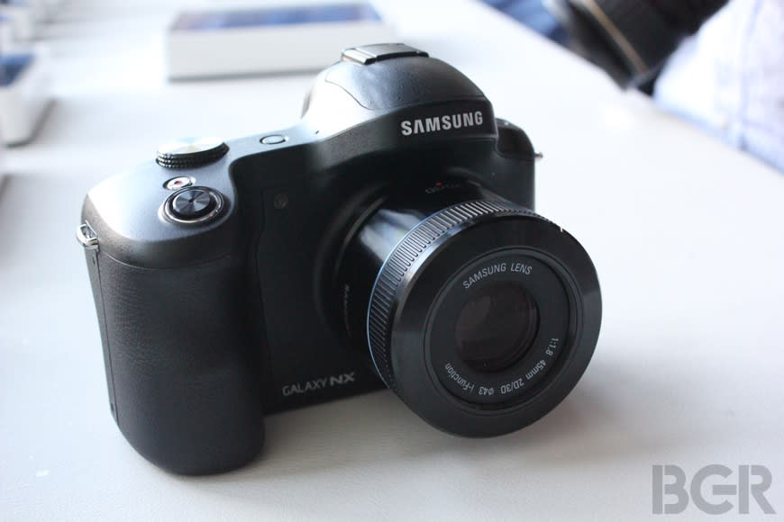 Samsung Galaxy NX Preview