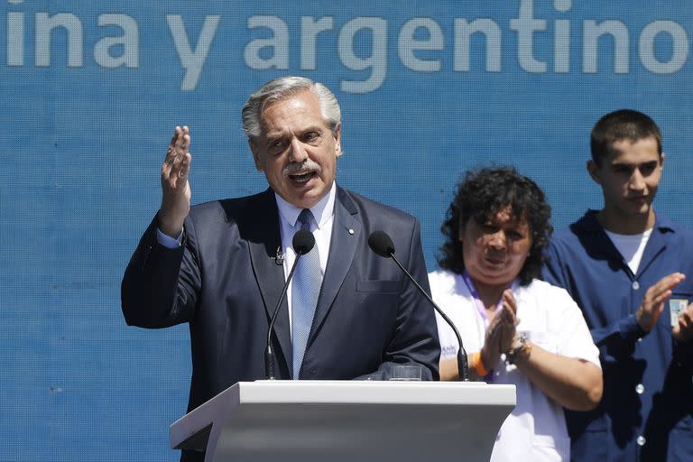 El Presidente Alberto Fernandez encabezo un acto para destacar los logros de su gestion a tres anos de llegar al poder